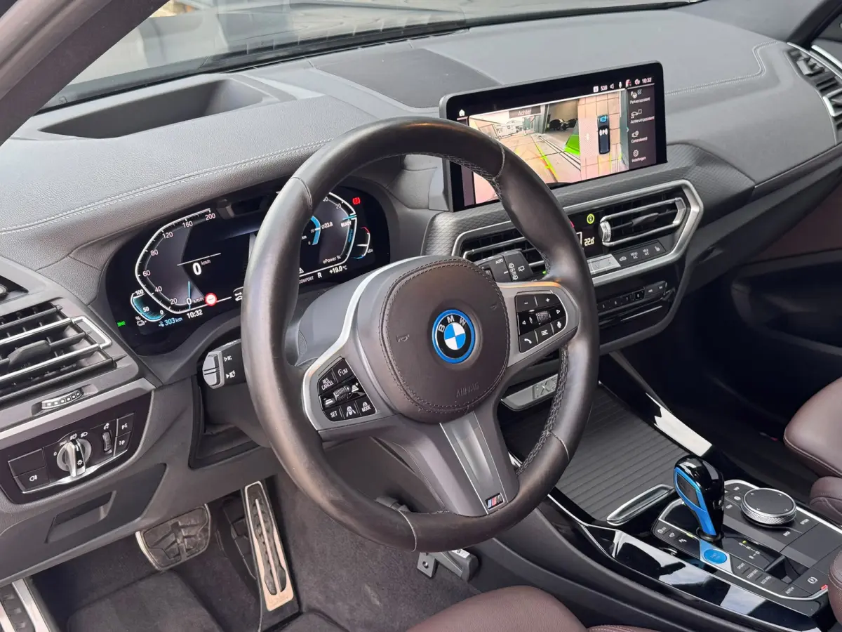 High Executive 80 kWh M-SPORT SOH 93,7% l PANO l TREKHAAK l HUD l H/K l 360 l SFEER l MEMORY l HUD l MATRIX