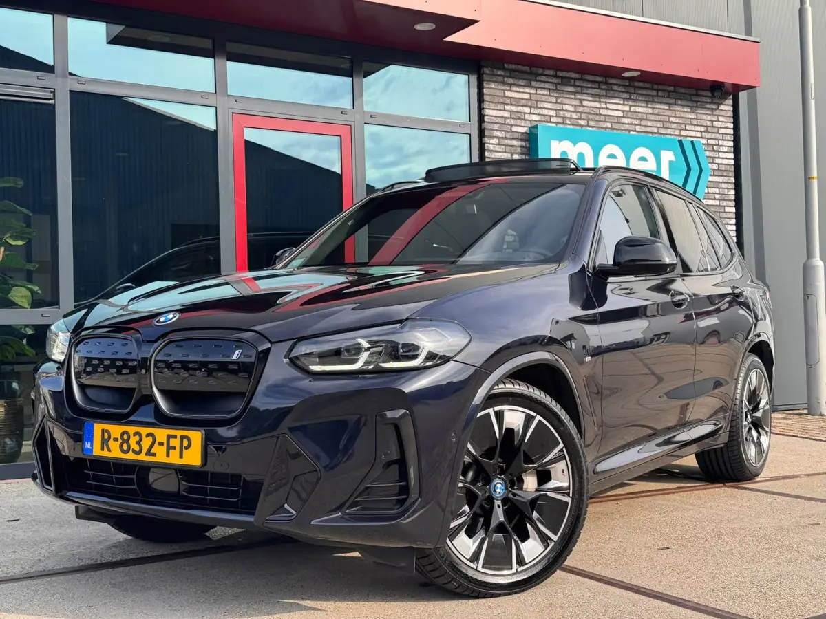 High Executive 80 kWh M-SPORT SOH 93,7% l PANO l TREKHAAK l HUD l H/K l 360 l SFEER l MEMORY l HUD l MATRIX