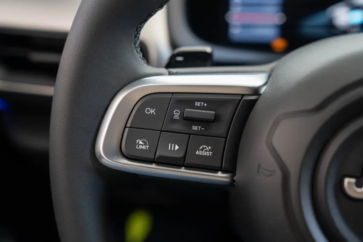 1.2 e-Hybrid Summit | Tot 8 Jaar Garantie | Navigatie | Camera | El. Achterklep | Climate Controle | Apple Carplay & Android Auto |