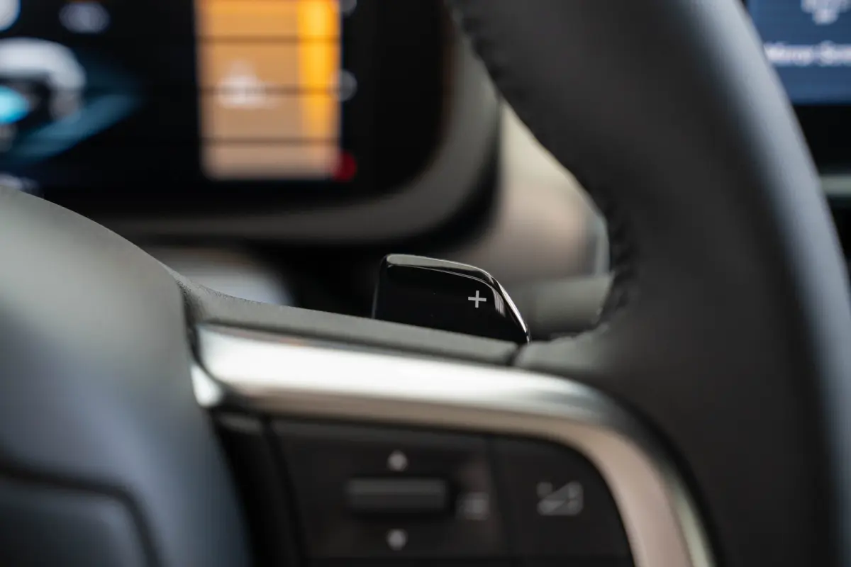 1.2 e-Hybrid Summit | Tot 8 Jaar Garantie | Navigatie | Camera | El. Achterklep | Climate Controle | Apple Carplay & Android Auto |