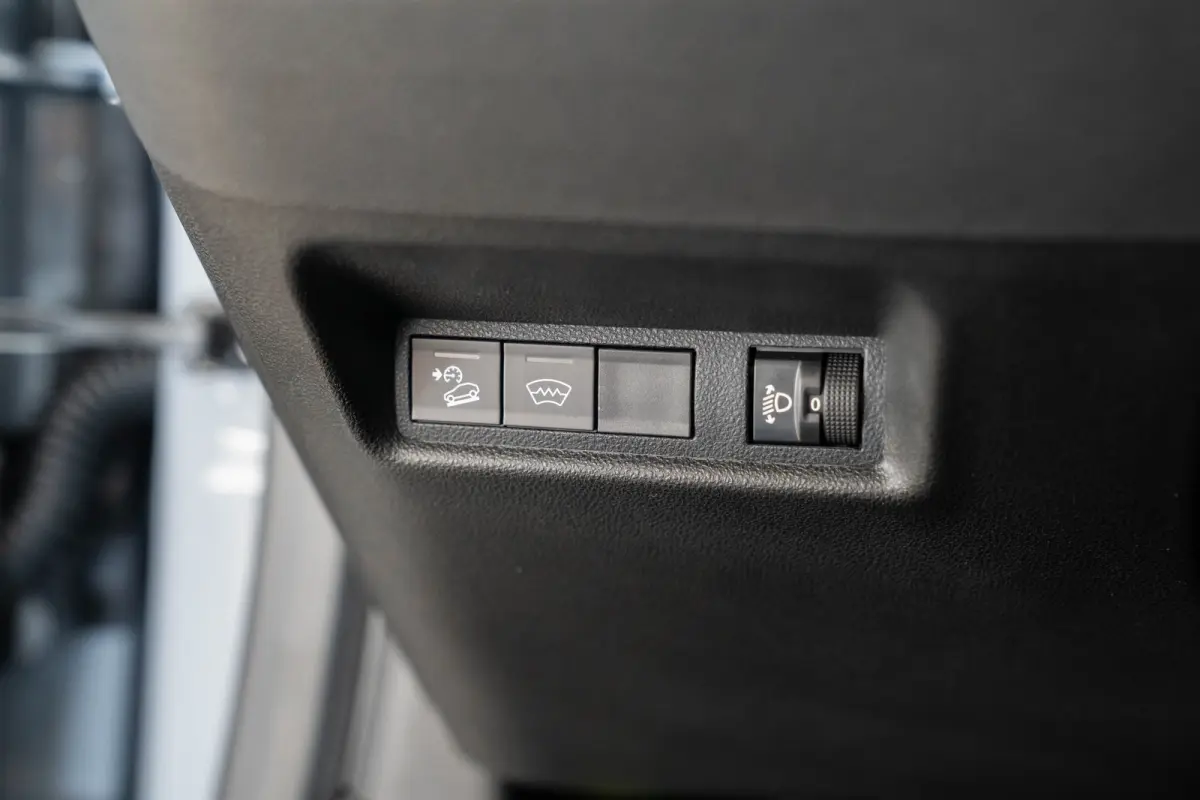 1.2 e-Hybrid Summit | Tot 8 Jaar Garantie | Navigatie | Camera | El. Achterklep | Climate Controle | Apple Carplay & Android Auto |