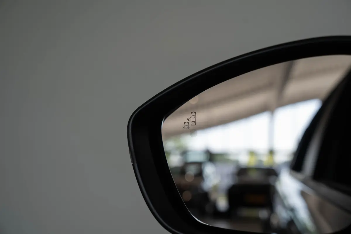 1.2 e-Hybrid Summit | Tot 8 Jaar Garantie | Navigatie | Camera | El. Achterklep | Climate Controle | Apple Carplay & Android Auto |