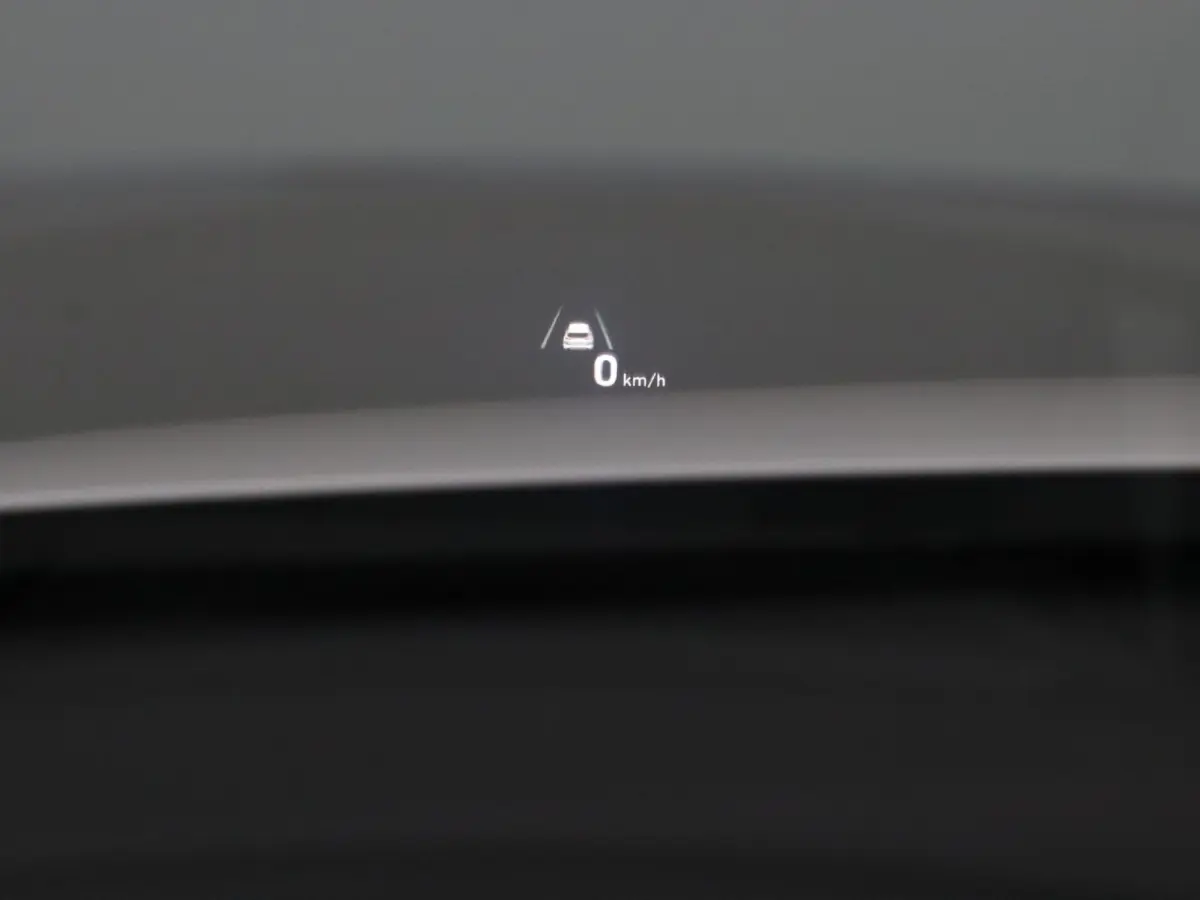 EV Fashion 64 kWh Apple Carplay/Android Auto | Climate