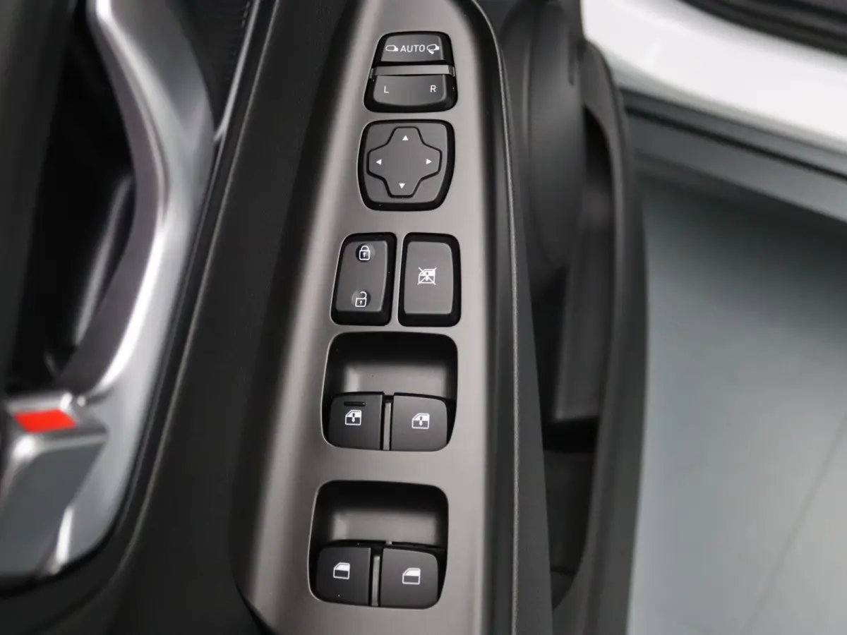 EV Fashion 64 kWh Apple Carplay/Android Auto | Climate