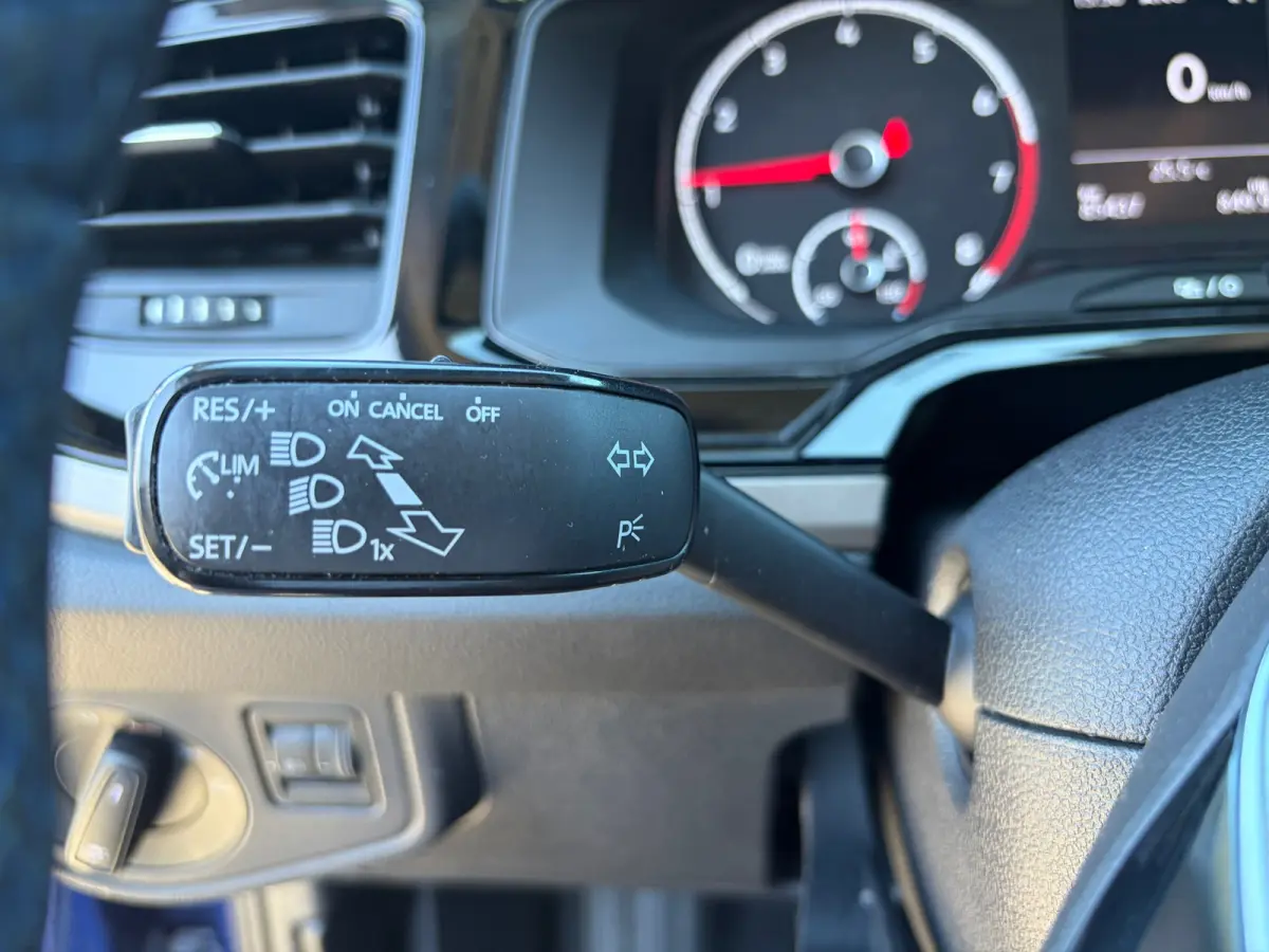 1.0 R-Line CARPLAY I PDC I UNIEKE KM I STOELVERW I DEALER ONDH