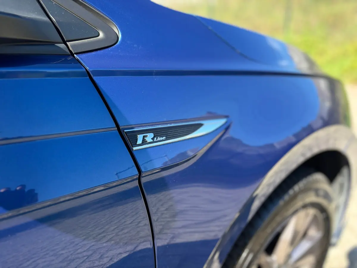 1.0 R-Line CARPLAY I PDC I UNIEKE KM I STOELVERW I DEALER ONDH