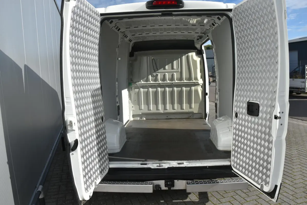 Bestel 330 2.2 BlueHDi 165 L2H2 Premium