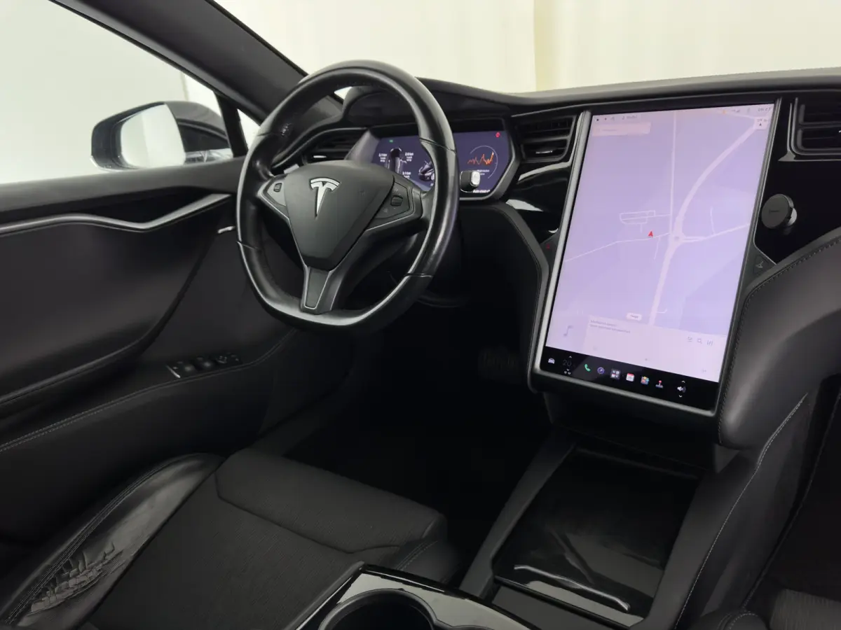 75D Base AWD [ 3-Fase-17kW ] {SoH-89%} Aut. *PANO | LEATHER-FABRIC | AIRSUSPENION | FULL-LED | NAVI-FULLMAP | KEYLESS | HEATED-SPORTSEATS | DIGI-COCKPIT | AUTO-PILOT | CAMERA | 19"ALU*