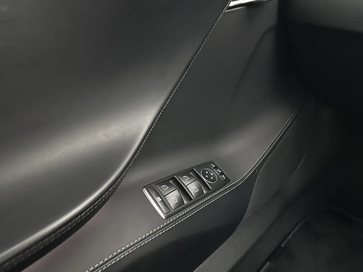 75D Base AWD [ 3-Fase-17kW ] {SoH-89%} Aut. *PANO | LEATHER-FABRIC | AIRSUSPENION | FULL-LED | NAVI-FULLMAP | KEYLESS | HEATED-SPORTSEATS | DIGI-COCKPIT | AUTO-PILOT | CAMERA | 19"ALU*