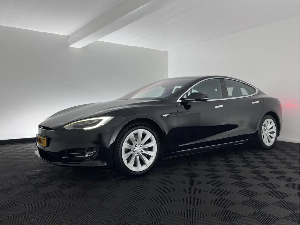 75D Base AWD [ 3-Fase-17kW ] {SoH-89%} Aut. *PANO | LEATHER | AIR-SUSPENION | FULL-LED | NAVI-FULLMAP | KEYLESS | HEATED-SPORTSEATS | DIGI-COCKPIT | AUTO-PILOT | CAMERA | 19"ALU*