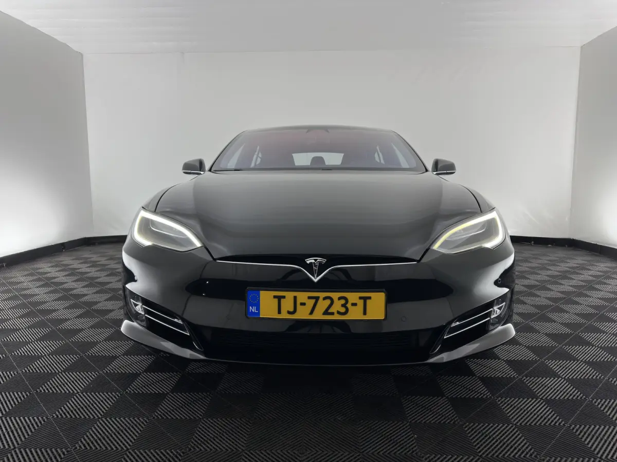 75D Base AWD [ 3-Fase-17kW ] {SoH-89%} Aut. *PANO | LEATHER | AIR-SUSPENION | FULL-LED | NAVI-FULLMAP | KEYLESS | HEATED-SPORTSEATS | DIGI-COCKPIT | AUTO-PILOT | CAMERA | 19"ALU*