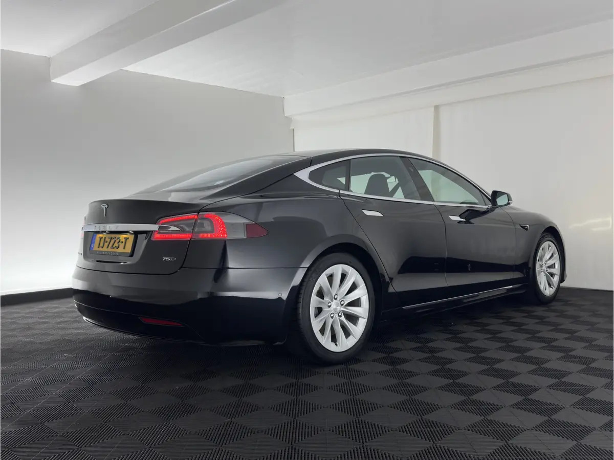 75D Base AWD [ 3-Fase-17kW ] {SoH-89%} Aut. *PANO | LEATHER | AIR-SUSPENION | FULL-LED | NAVI-FULLMAP | KEYLESS | HEATED-SPORTSEATS | DIGI-COCKPIT | AUTO-PILOT | CAMERA | 19"ALU*