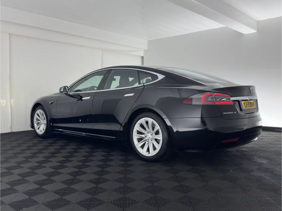 75D Base AWD [ 3-Fase-17kW ] {SoH-89%} Aut. *PANO | LEATHER | AIR-SUSPENION | FULL-LED | NAVI-FULLMAP | KEYLESS | HEATED-SPORTSEATS | DIGI-COCKPIT | AUTO-PILOT | CAMERA | 19"ALU*