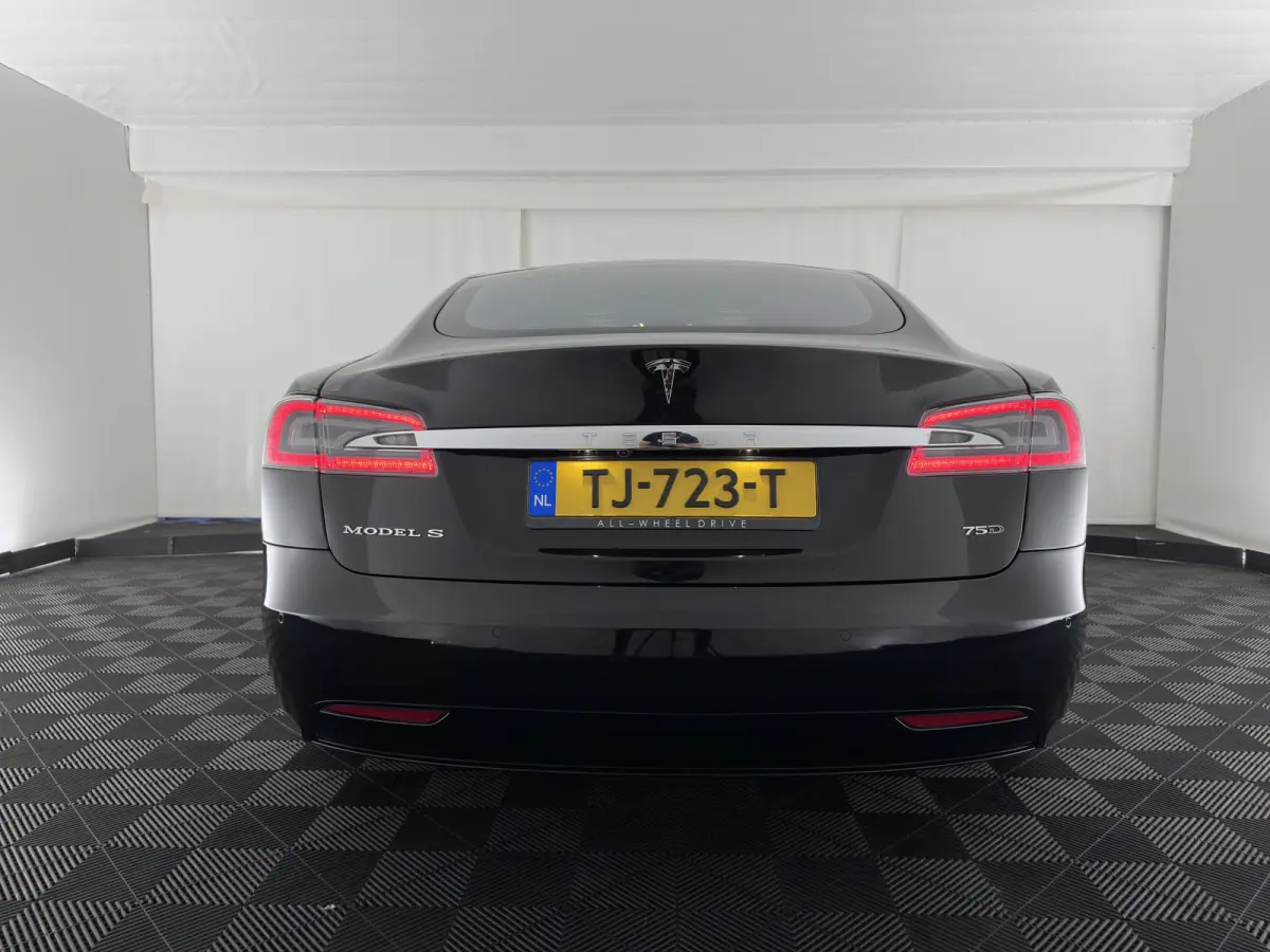 75D Base AWD [ 3-Fase-17kW ] {SoH-89%} Aut. *PANO | LEATHER | AIR-SUSPENION | FULL-LED | NAVI-FULLMAP | KEYLESS | HEATED-SPORTSEATS | DIGI-COCKPIT | AUTO-PILOT | CAMERA | 19"ALU*