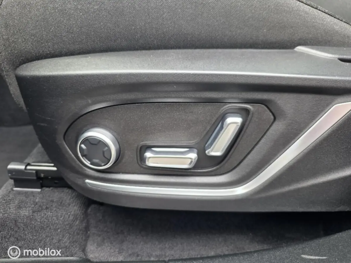 - 1.5 261PK Plug-in Hybrid, Pano, 360 Camera , Apple Carplay✅NL AUTO