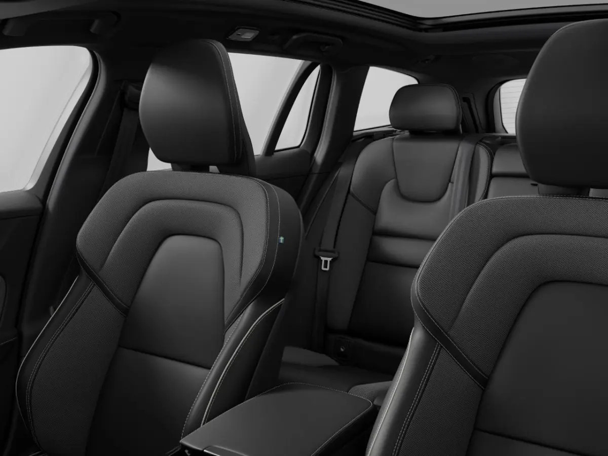2.0 T6 Plug-in hybrid AWD Plus Dark | Achterbank verwarmd | Apple Carplay/Android Auto|telefoonintegratie premium | Comfortstoel(en)