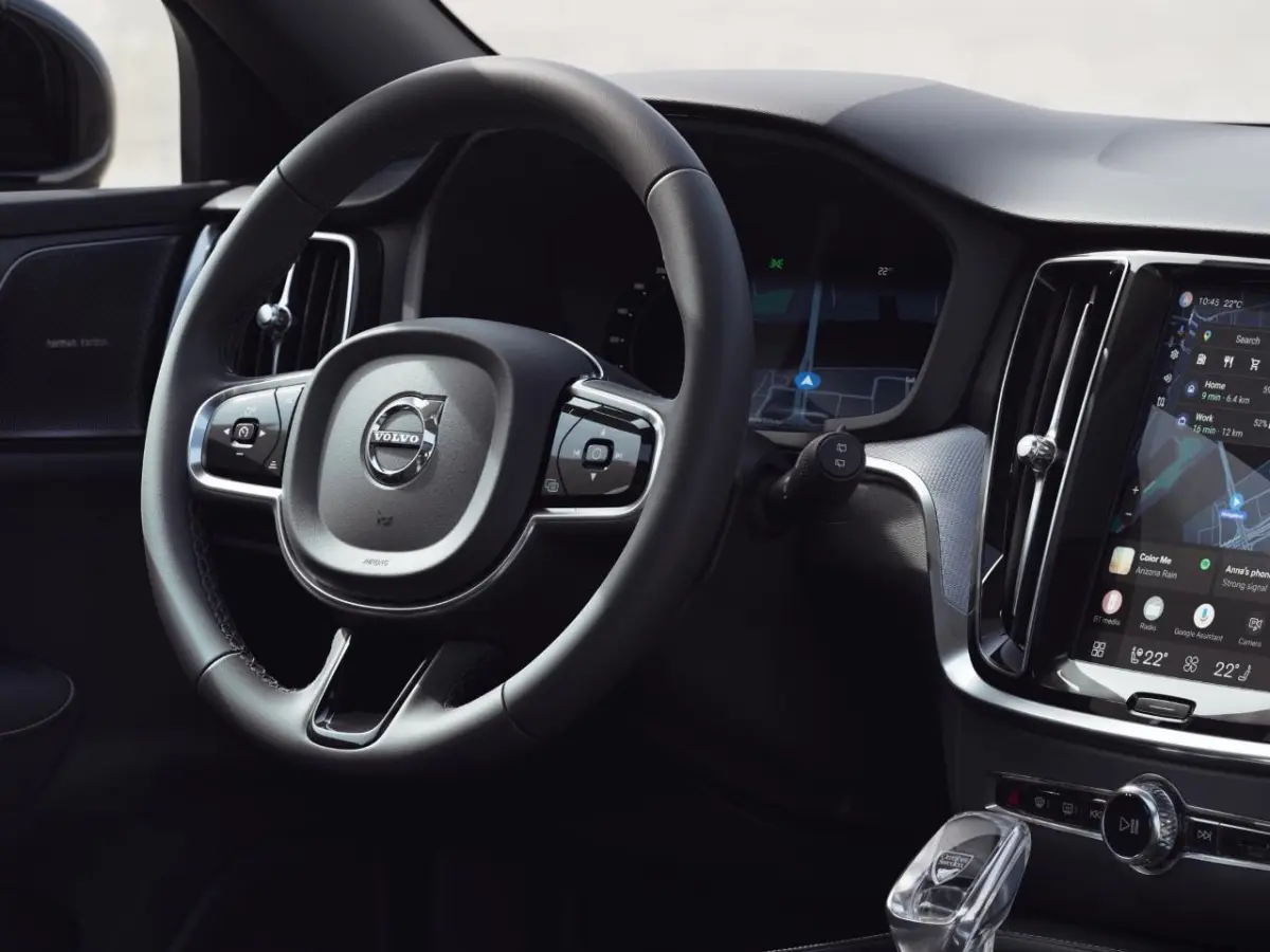 2.0 T6 Plug-in hybrid AWD Plus Dark | Achterbank verwarmd | Apple Carplay/Android Auto|telefoonintegratie premium | Comfortstoel(en)
