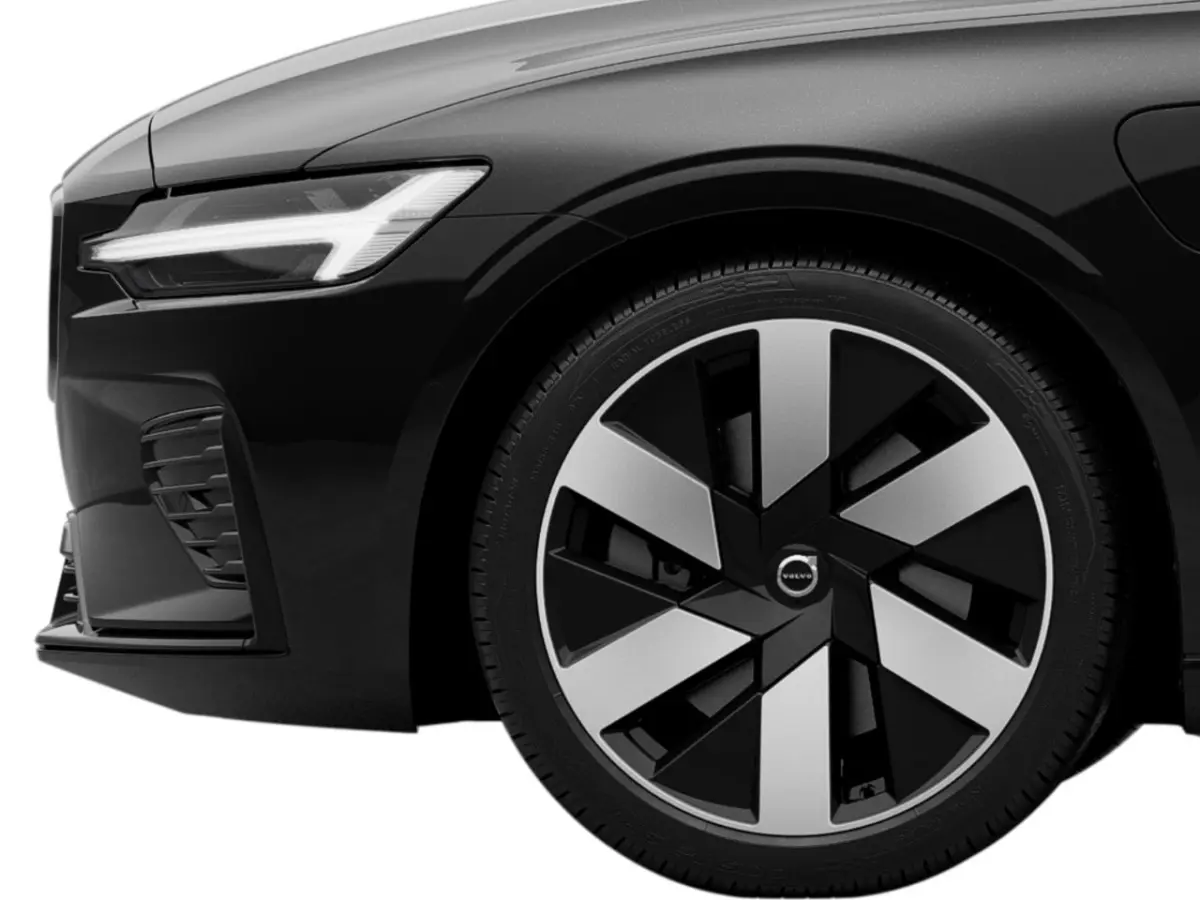 2.0 T6 Plug-in hybrid AWD Plus Dark | Achterbank verwarmd | Apple Carplay/Android Auto|telefoonintegratie premium | Comfortstoel(en)