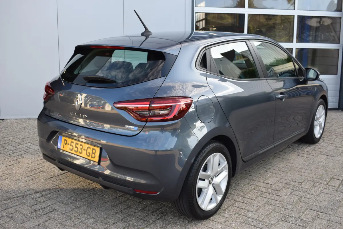 1.6 E-Tech Hybrid 140 Zen | NL-Auto | Navi | Parkeersensoren