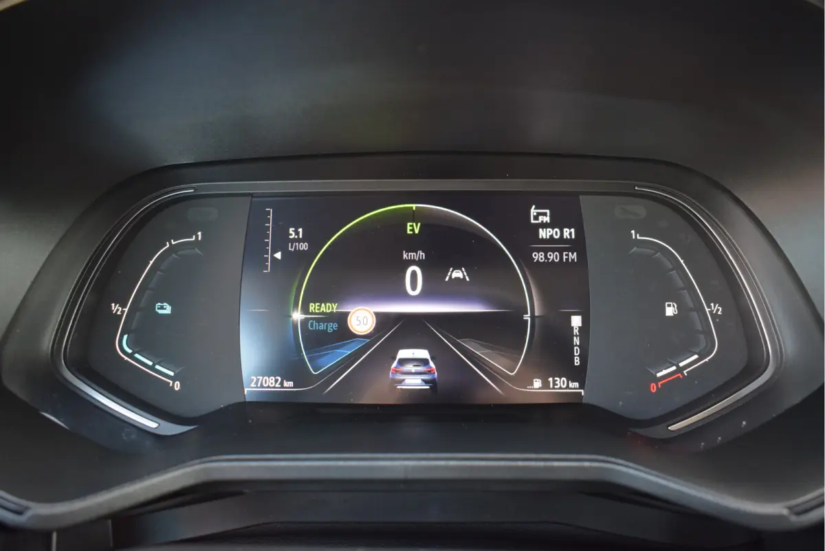 1.6 E-Tech Hybrid 140 Zen | NL-Auto | Navi | Parkeersensoren