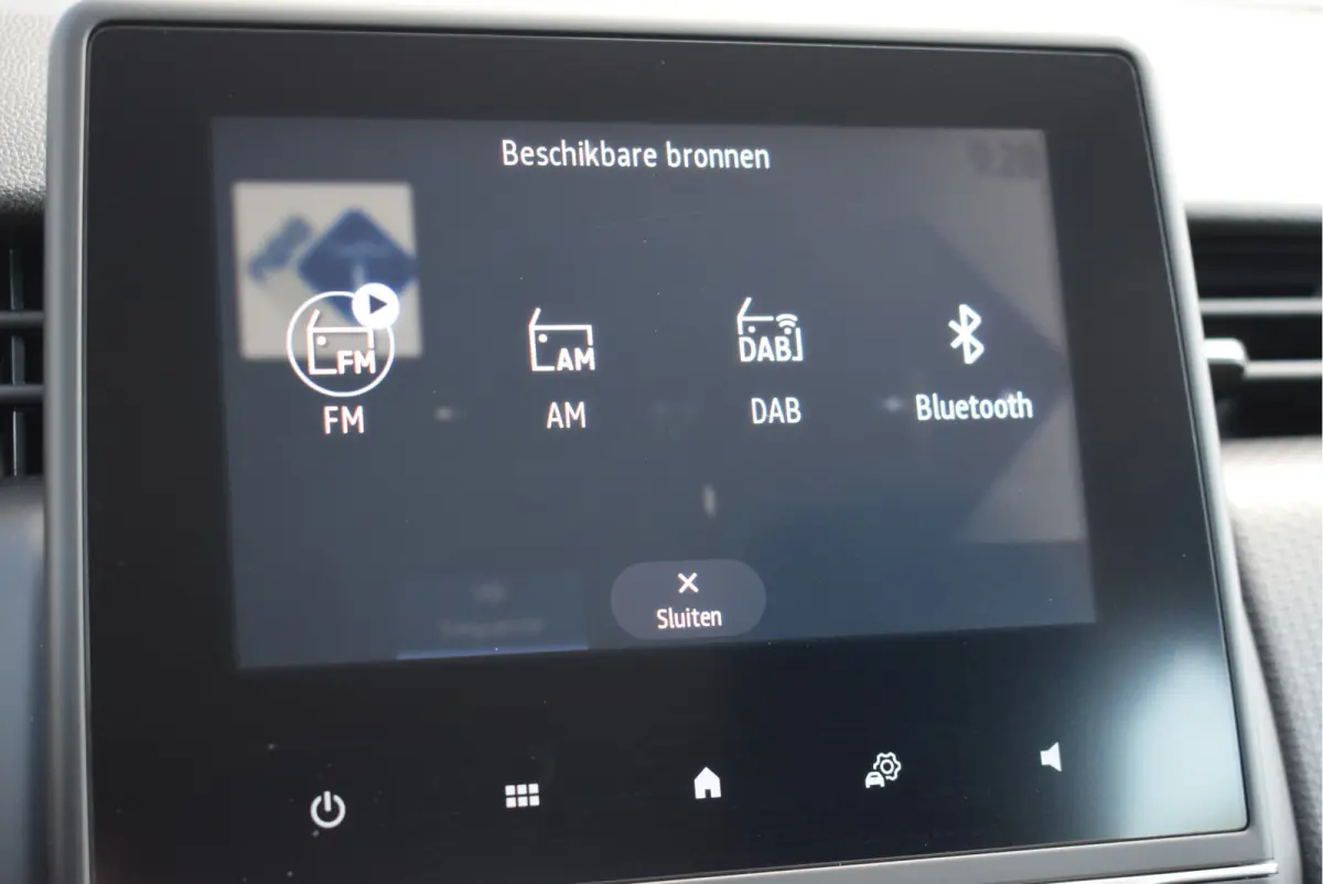 1.6 E-Tech Hybrid 140 Zen | NL-Auto | Navi | Parkeersensoren