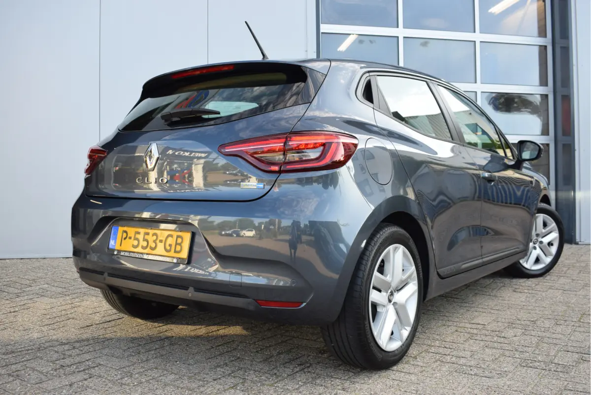 1.6 E-Tech Hybrid 140 Zen | NL-Auto | Navi | Parkeersensoren