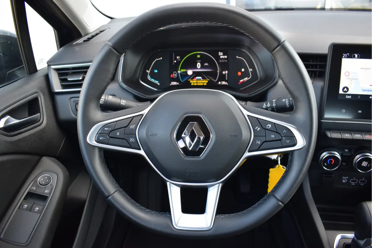 1.6 E-Tech Hybrid 140 Zen | NL-Auto | Navi | Parkeersensoren