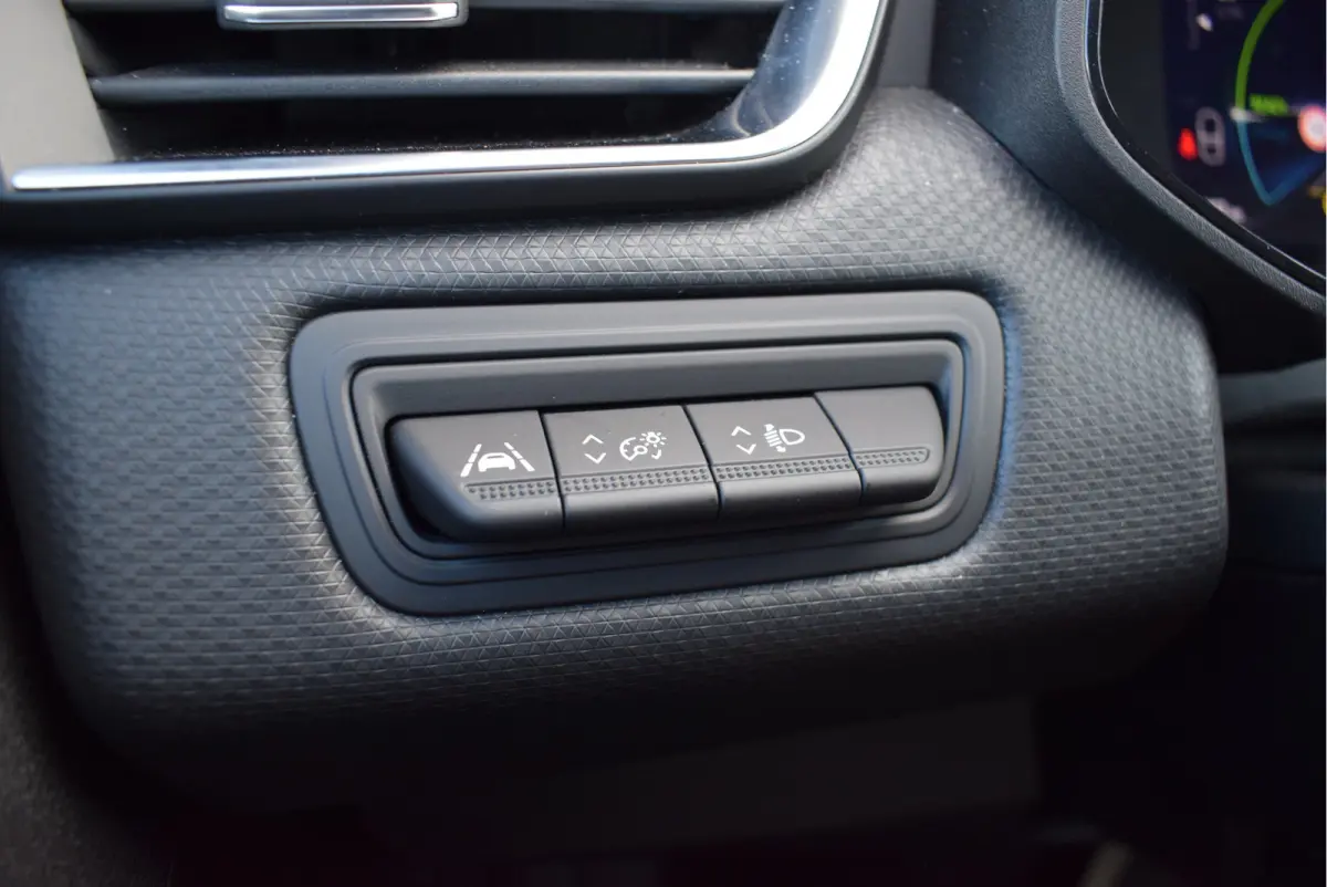 1.6 E-Tech Hybrid 140 Zen | NL-Auto | Navi | Parkeersensoren