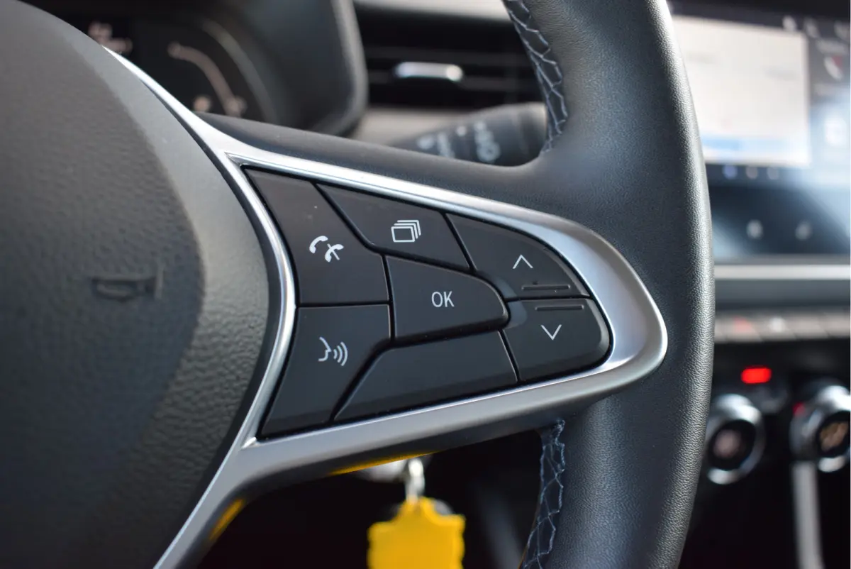 1.6 E-Tech Hybrid 140 Zen | NL-Auto | Navi | Parkeersensoren