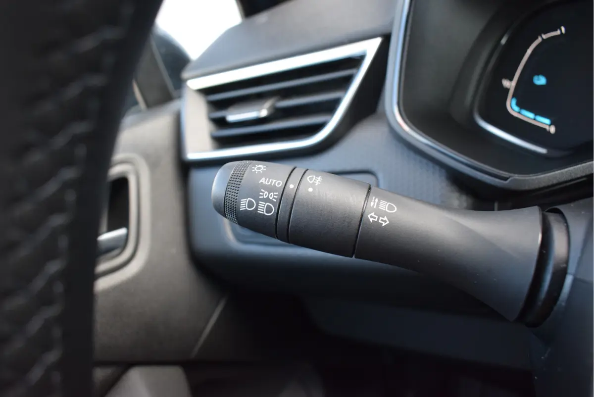 1.6 E-Tech Hybrid 140 Zen | NL-Auto | Navi | Parkeersensoren