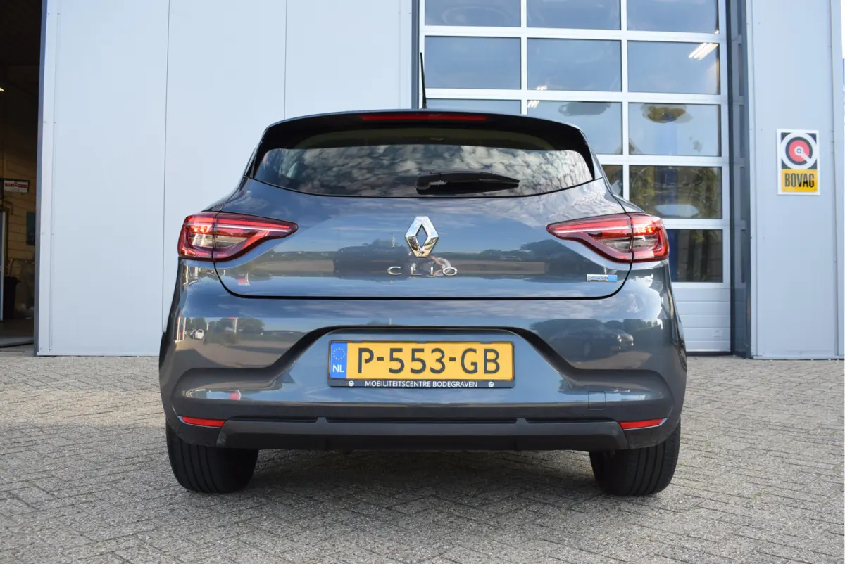 1.6 E-Tech Hybrid 140 Zen | NL-Auto | Navi | Parkeersensoren