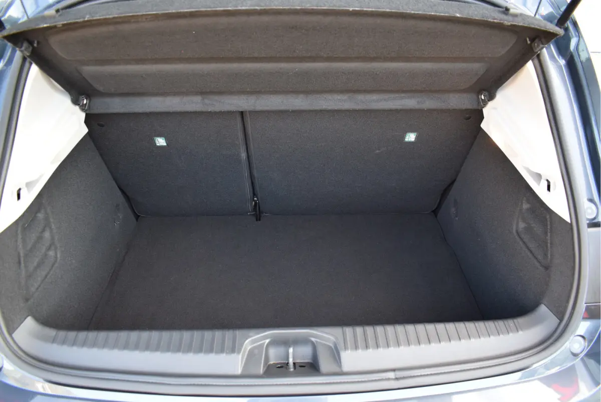1.6 E-Tech Hybrid 140 Zen | NL-Auto | Navi | Parkeersensoren