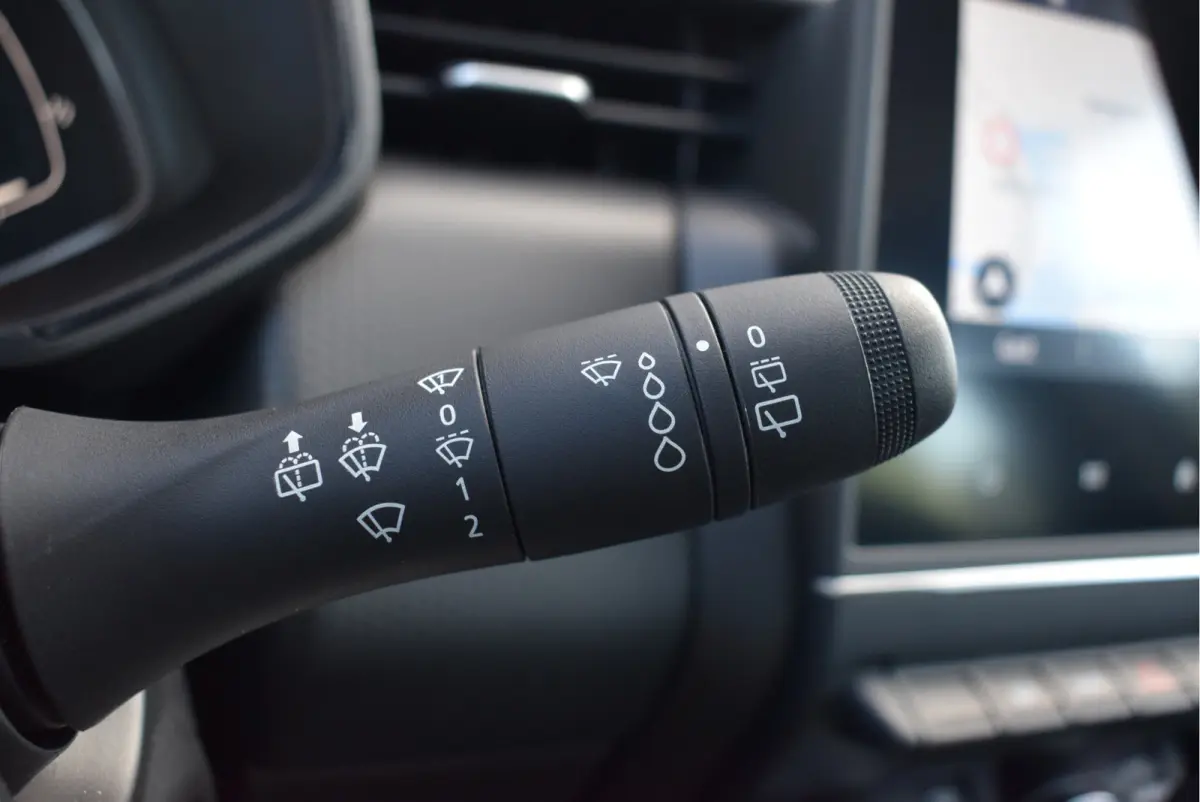 1.6 E-Tech Hybrid 140 Zen | NL-Auto | Navi | Parkeersensoren