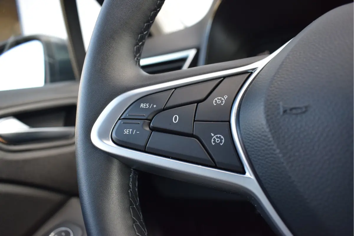 1.6 E-Tech Hybrid 140 Zen | NL-Auto | Navi | Parkeersensoren
