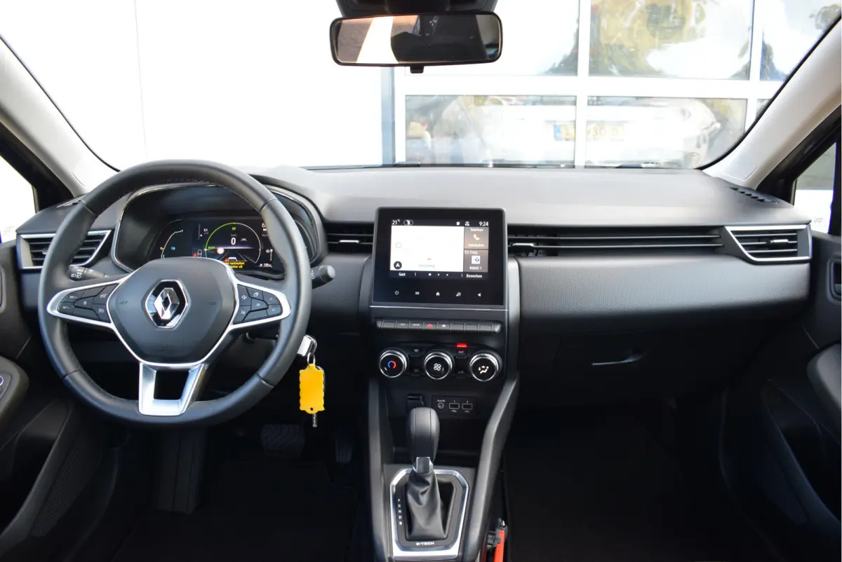 1.6 E-Tech Hybrid 140 Zen | NL-Auto | Navi | Parkeersensoren
