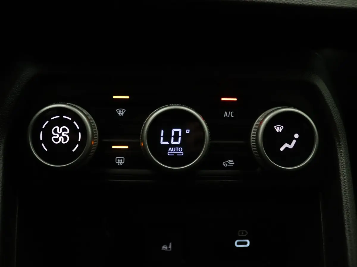 140pk Hybrid Extreme 7p. Apple Carplay/Android Auto | Climate