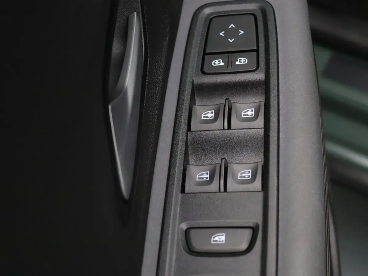 140pk Hybrid Extreme 7p. Apple Carplay/Android Auto | Climate