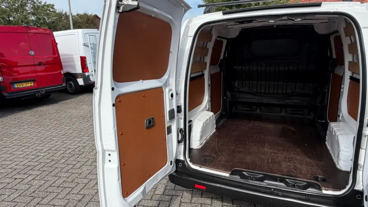 E-nv200 ZERO EMISSIE 40KWH 80KW 120PK AIRCO/ NAVIGATIE/ CRUISE CONTROL/ CAMERA/ IMPERIAAL/ 100% DEALERONDERHOUDEN