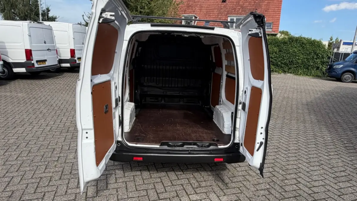 E-nv200 ZERO EMISSIE 40KWH 80KW 120PK AIRCO/ NAVIGATIE/ CRUISE CONTROL/ CAMERA/ IMPERIAAL/ 100% DEALERONDERHOUDEN