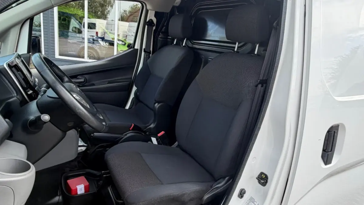 E-nv200 ZERO EMISSIE 40KWH 80KW 120PK AIRCO/ NAVIGATIE/ CRUISE CONTROL/ CAMERA/ IMPERIAAL/ 100% DEALERONDERHOUDEN