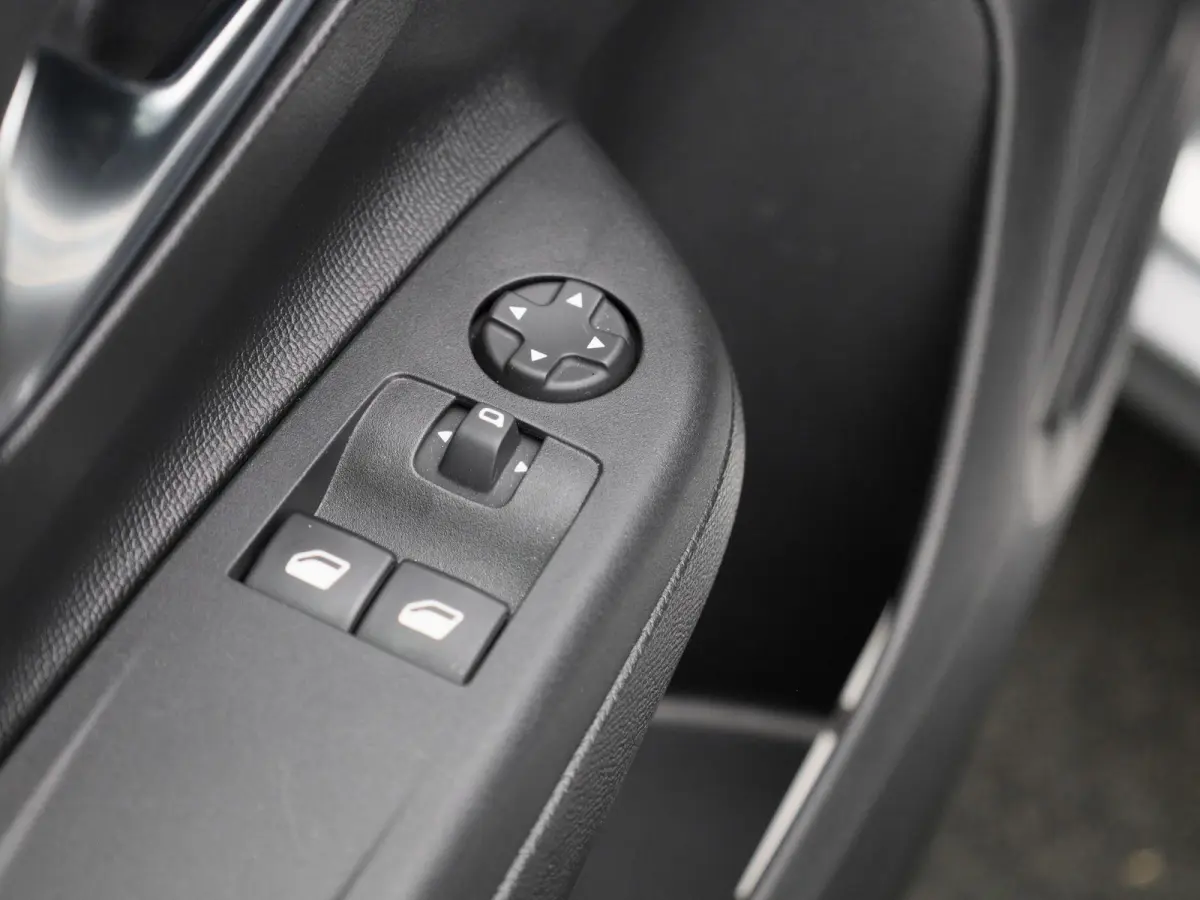 1.2 Edition | Apple Carplay / Android Auto | Cruise Control | Lichtmetalen Velgen | Airco |