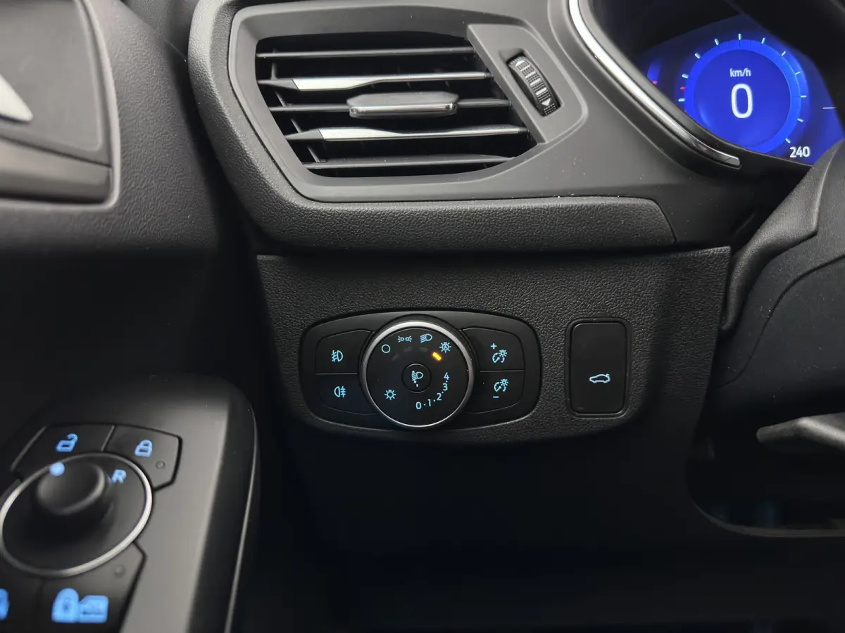 1.0 EcoBoost Titanium X Business (INCL-BTW)  Aut. *DIGI-COCKPIT | KEYLESS | CAMERA | NAVI-FULLMAP | HEATED-SPORTSEATS | DAB+ |  ECC | PDC | TOWBAR | 16''ALU*