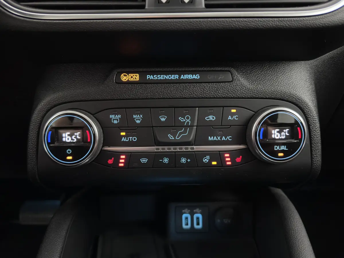 1.0 EcoBoost Titanium X Business (INCL-BTW)  Aut. *DIGI-COCKPIT | KEYLESS | CAMERA | NAVI-FULLMAP | HEATED-SPORTSEATS | DAB+ |  ECC | PDC | TOWBAR | 16''ALU*