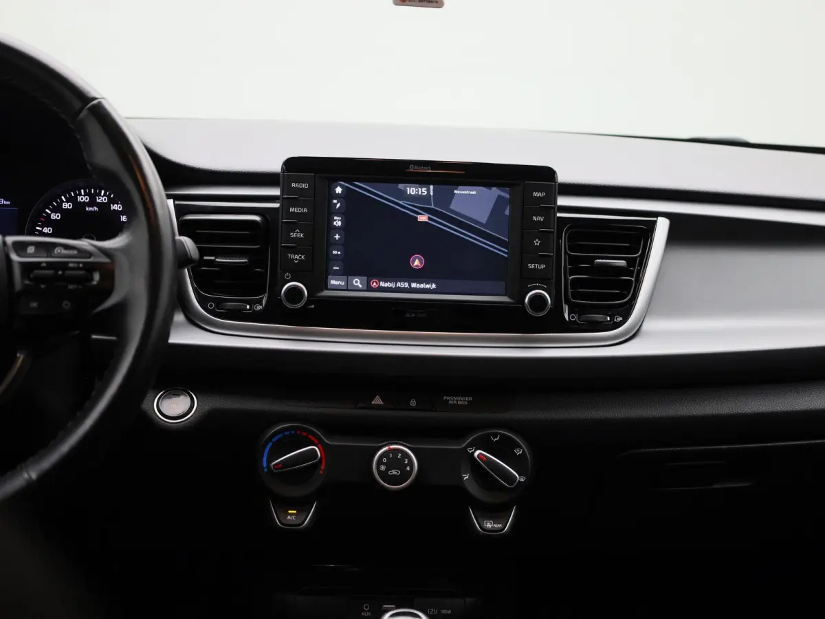 1.0 TGDI DynamicLine | Apple Carplay / Android Auto | Cruise Control | Achteruitrijcamera | Parkeersensoren | Lichtmetalen Velgen |