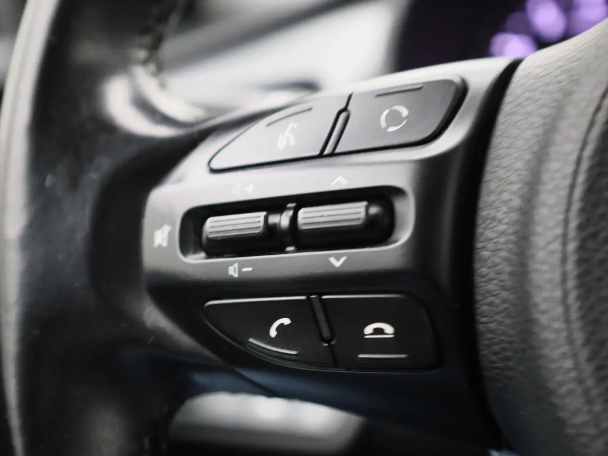 1.0 TGDI DynamicLine | Apple Carplay / Android Auto | Cruise Control | Achteruitrijcamera | Parkeersensoren | Lichtmetalen Velgen |