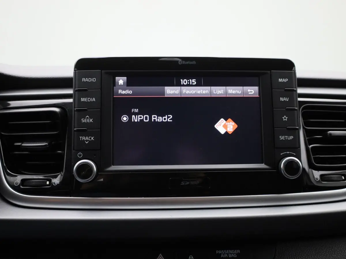 1.0 TGDI DynamicLine | Apple Carplay / Android Auto | Cruise Control | Achteruitrijcamera | Parkeersensoren | Lichtmetalen Velgen |