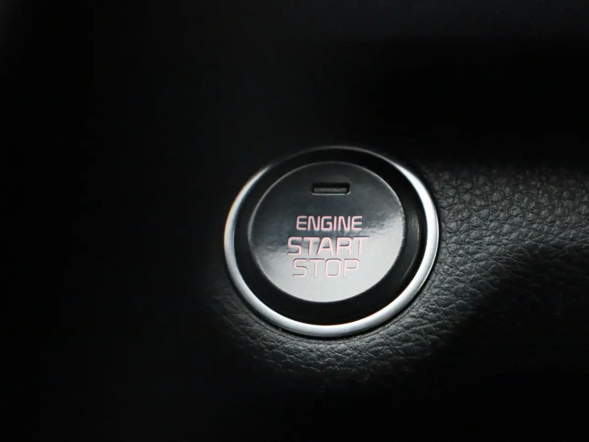 1.0 TGDI DynamicLine | Apple Carplay / Android Auto | Cruise Control | Achteruitrijcamera | Parkeersensoren | Lichtmetalen Velgen |