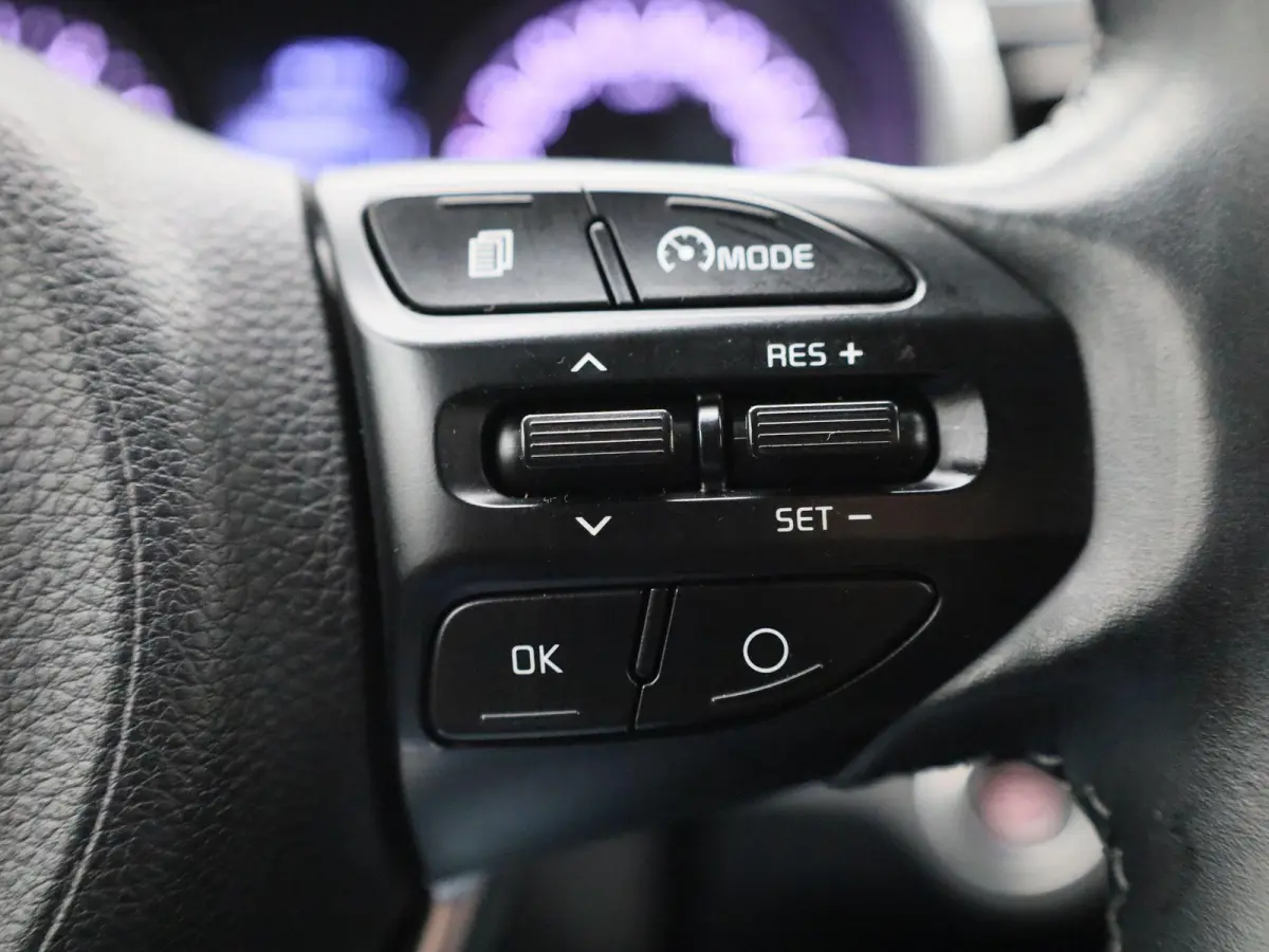 1.0 TGDI DynamicLine | Apple Carplay / Android Auto | Cruise Control | Achteruitrijcamera | Parkeersensoren | Lichtmetalen Velgen |