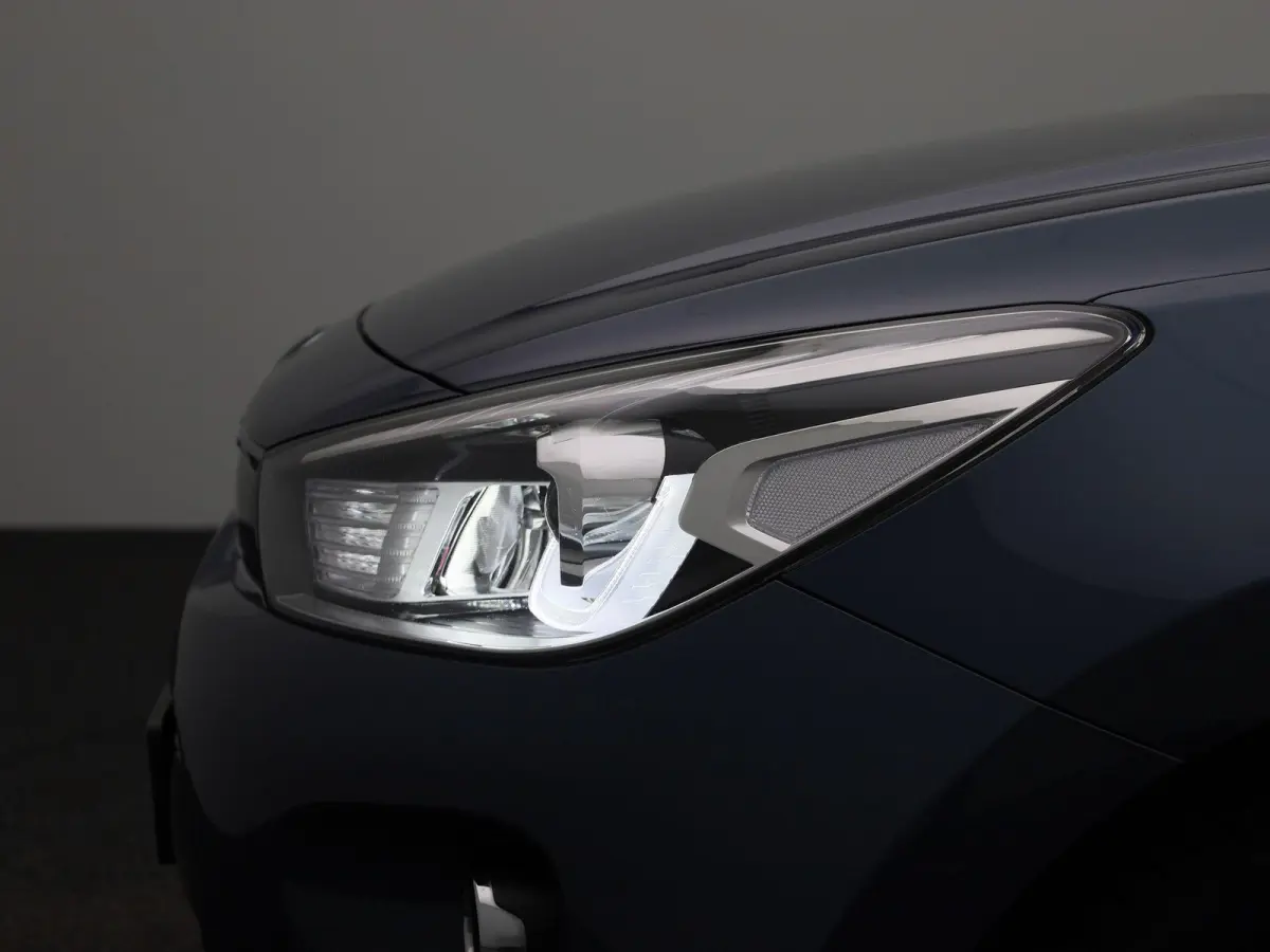 1.0 TGDI DynamicLine | Apple Carplay / Android Auto | Cruise Control | Achteruitrijcamera | Parkeersensoren | Lichtmetalen Velgen |
