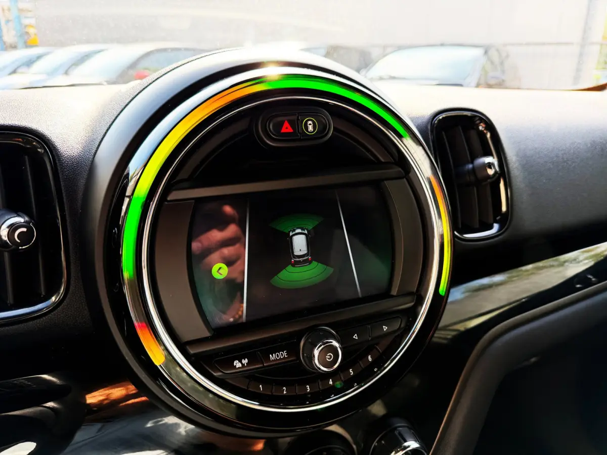 1.5 One Navi_Clima_parkeer assist_Cruise_Botssensor